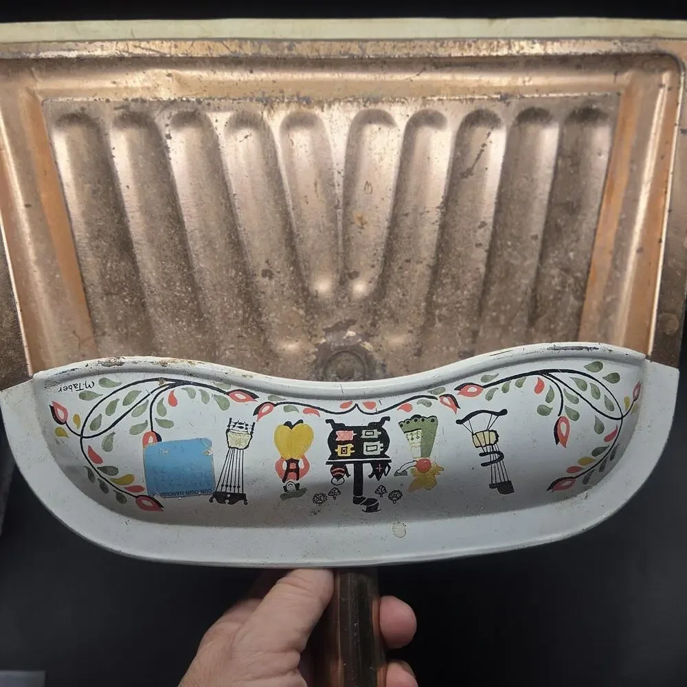Vintage JV Reed MCM 70s Copper Color Metal Dustpan Cottage Core Granny Style